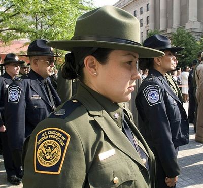 2444622_us-customs-and-border-protection-officers.jpg